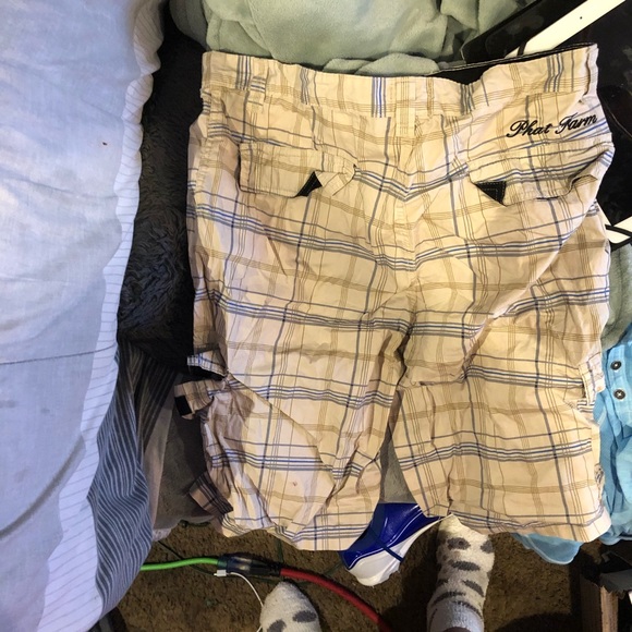PHAT FARM SHORTS SIZE 36 ALL DIFFERENT COLORS - Picture 4 of 6
